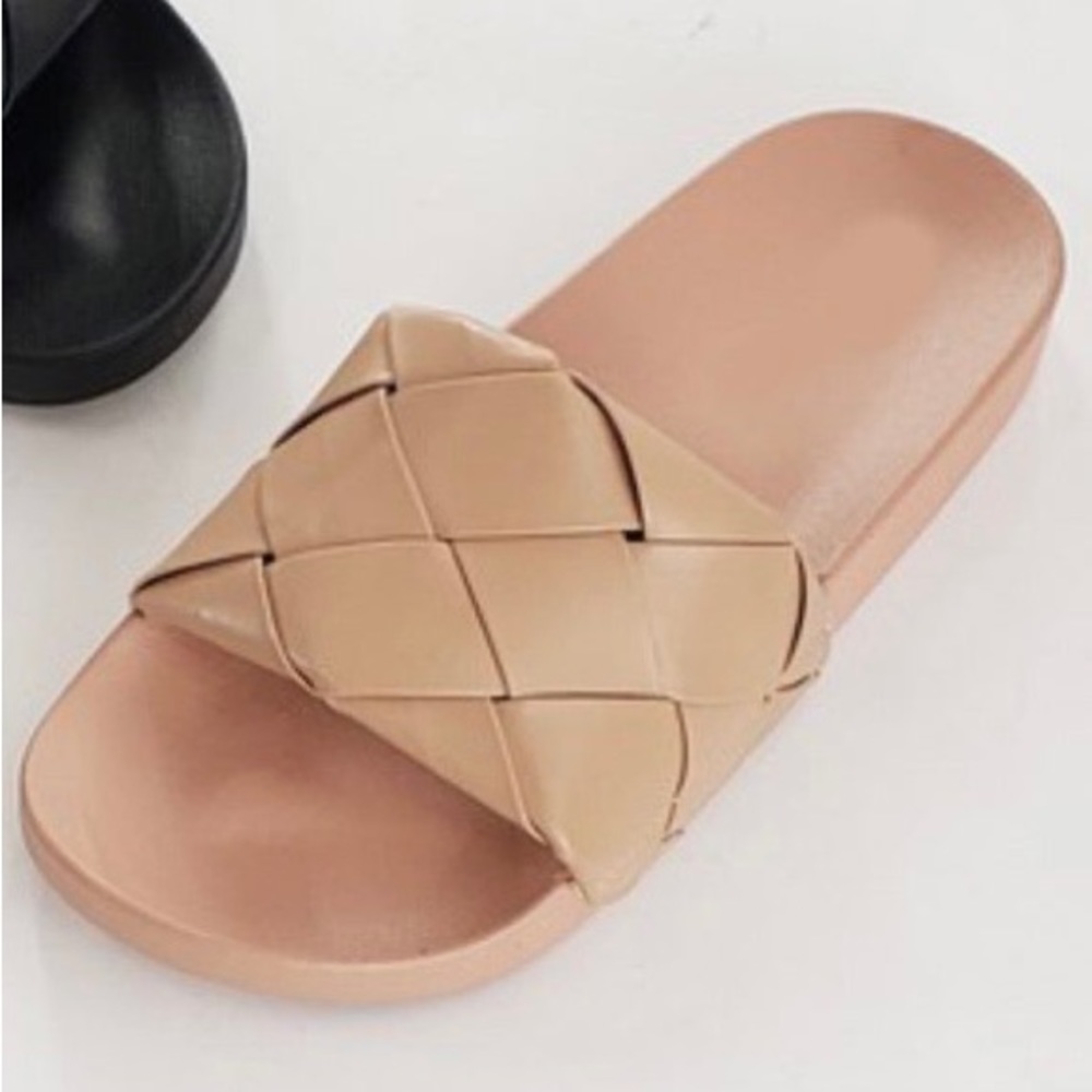 Nude Weave Detail Slides. Size 11